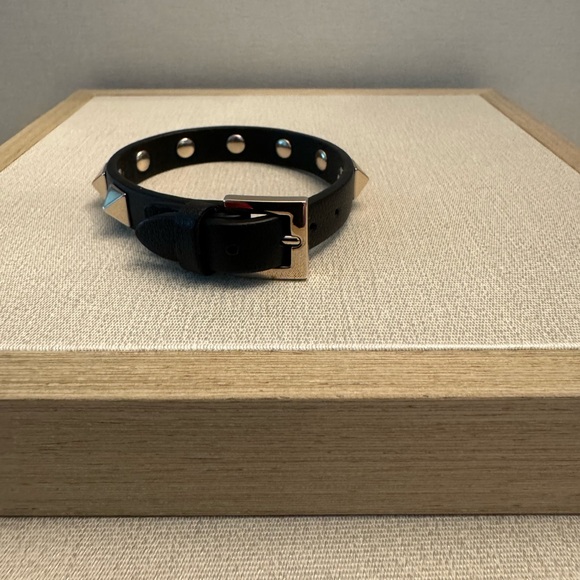 Valentino Rockstud Bracelet - Picture 6 of 6